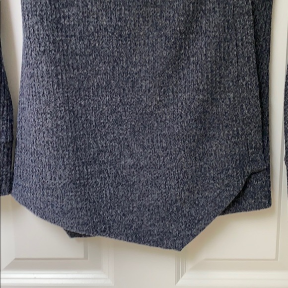 Tonic navy cardigan size S button closure - Picture 5 of 8